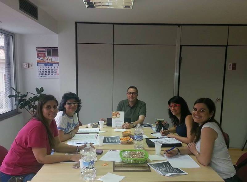 GRUPO DE TRABAJO PARA LA PUESTA EN MARCHA COMISIÓN DE ÉTICA Y DEONTOLOGÍA PROFESIONAL DEL CEESCYL